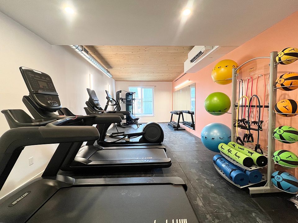 2nd image of 154A Broadway #303