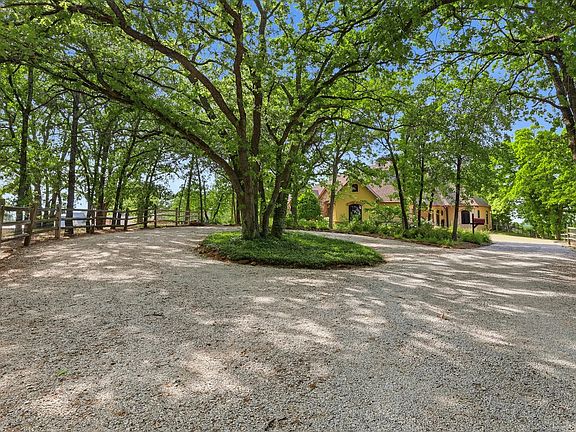3rd image of 8000 Rhoads Rd