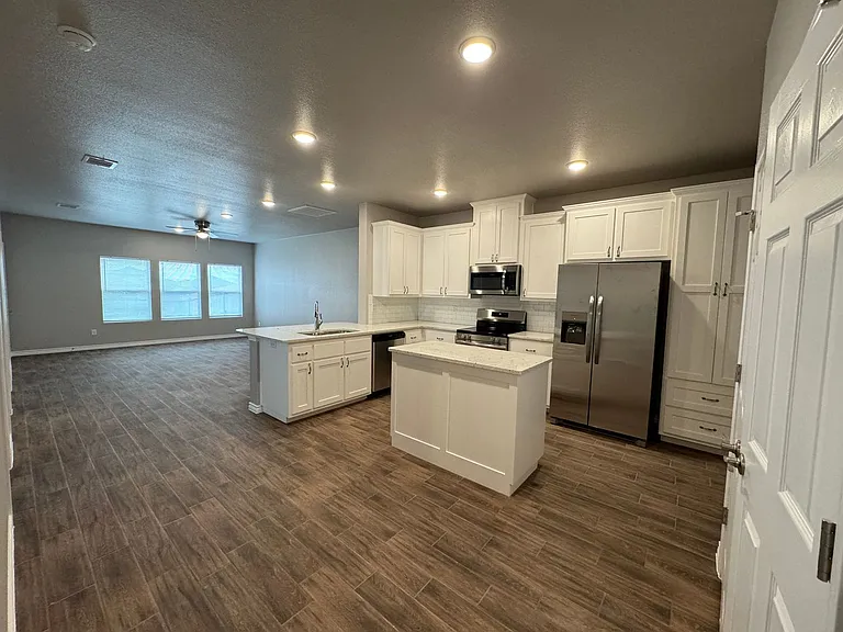 5403 Rose Garden Loop — Photo 6