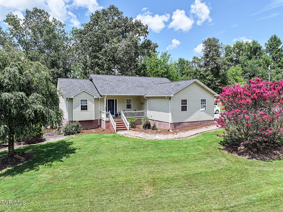 1st image of 125 Redwood Dr