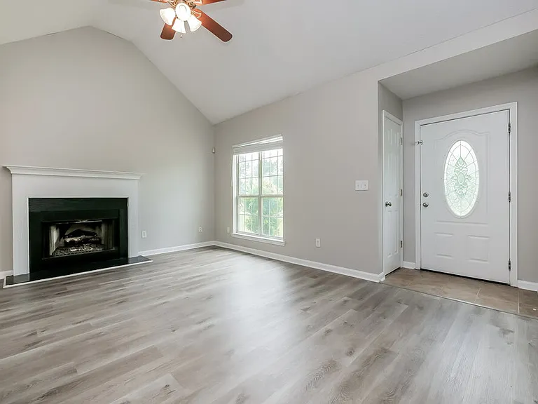 101 Floresta Dr — Photo 3