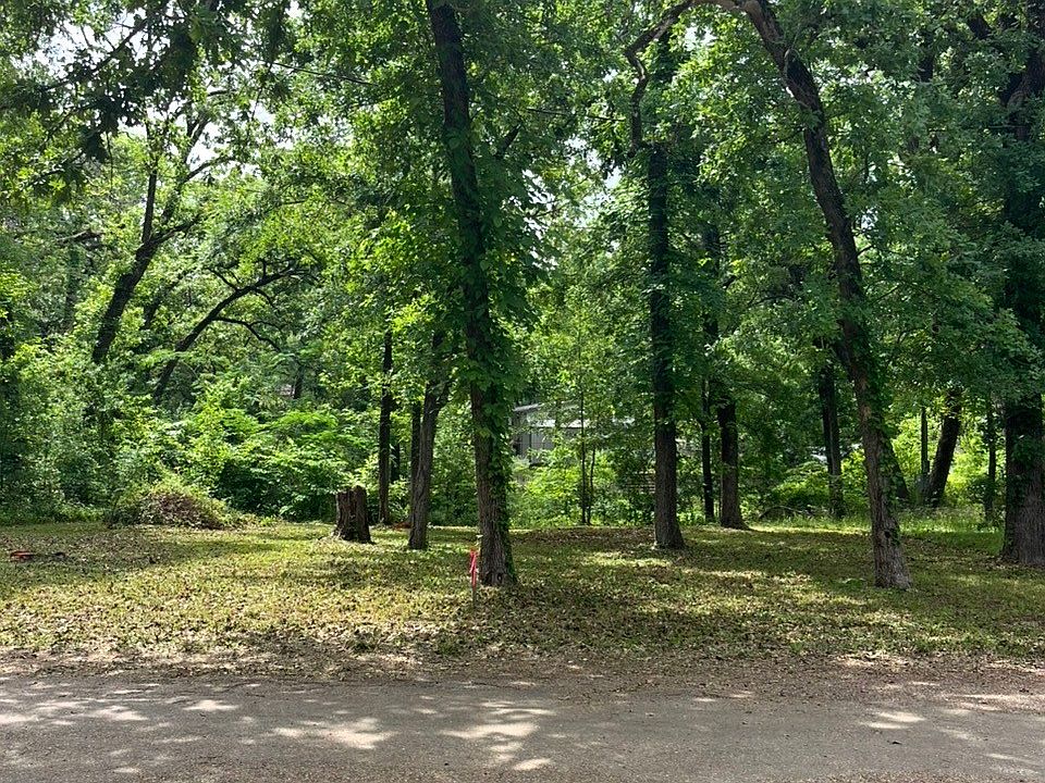 2nd image of 185 Natchez Trl