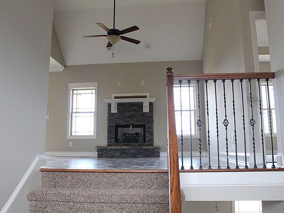 3rd image of 1089 Henry Place Blvd