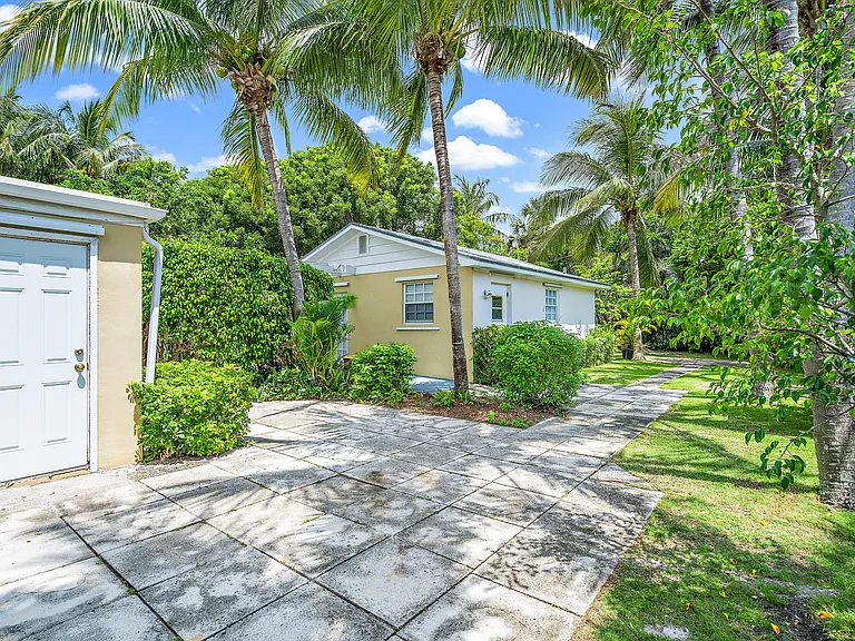 245 Cortez Rd — Photo 22