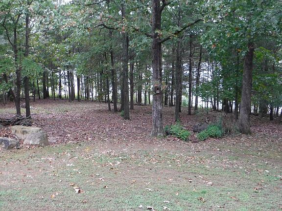 2nd image of 278 Lakefront Cir