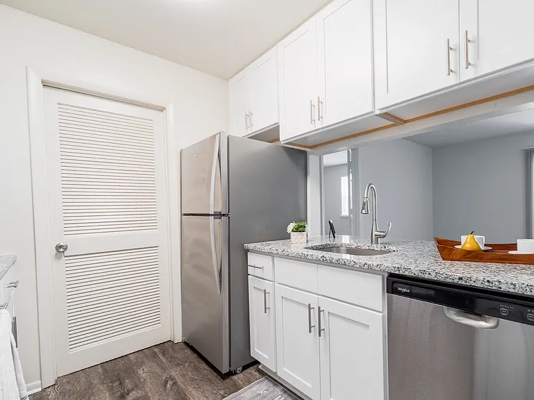 The Landings Apartment Homes — Photo 3