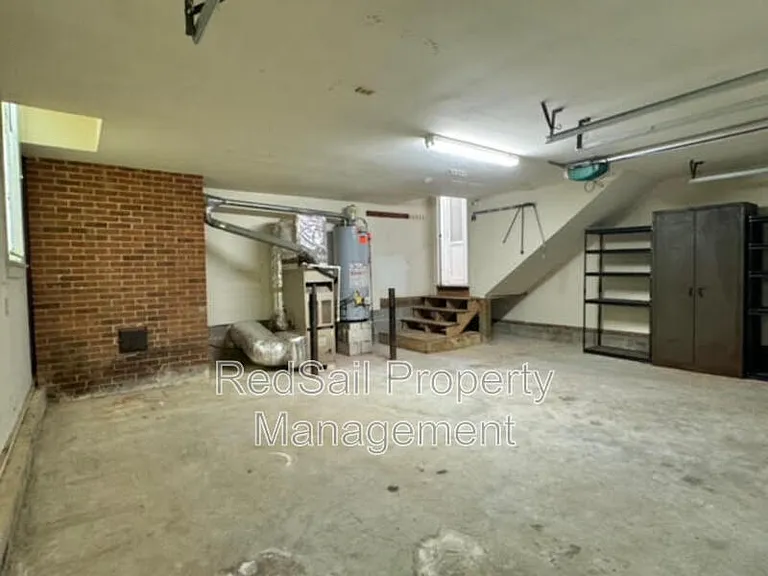 114 Barclay Cres — Photo 18