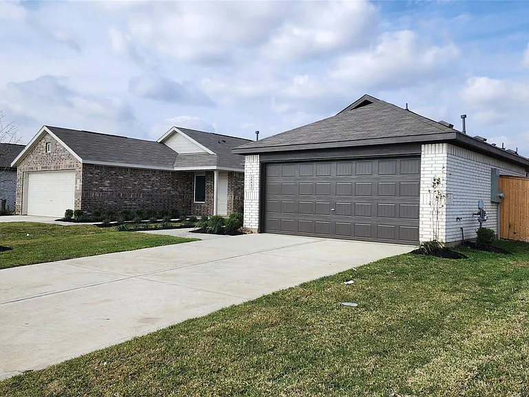 26850 Cascade Sunrise St — Photo 3