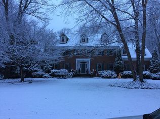 11 Trotters Ln, Mahwah, NJ 07430