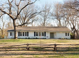 2323 W 96th St, Leawood, KS 66206
