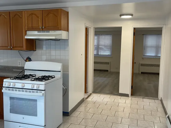 1284 Pelham Pkwy S #1A, Bronx, NY 10461