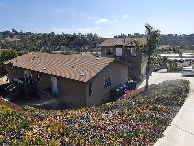 567 Hoover St — Photo 8
