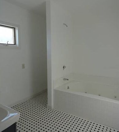 Bathroom - jacuzzi