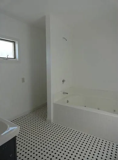 Bathroom - jacuzzi