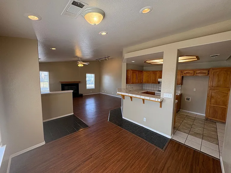 391 Trinity Ct — Photo 26