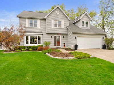 1065 Cedar Creek Dr, Lake Zurich, IL, 60047