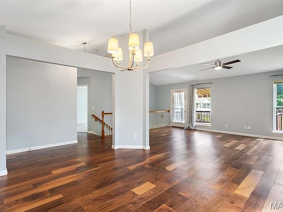 2nd image of 6 Country Bluff Ct