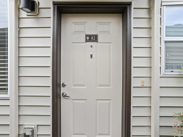 5264 NE 121st Ave APT 82L, Vancouver, WA 98682