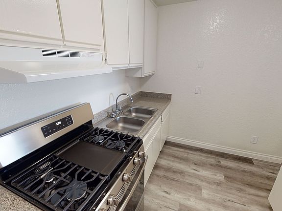 5th image of 4205 Council St #302