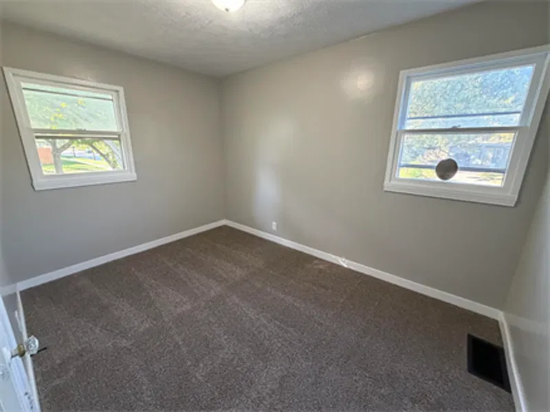 4 bed, 2.0 bath, $1,749 — Photo 4