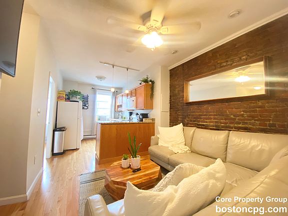 3rd image of 181 Endicott St APT 5