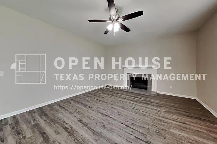 22923 Rainbow Bend Ln — Photo 4