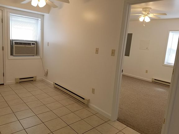 3rd image of 2042 Buchanan Trl E