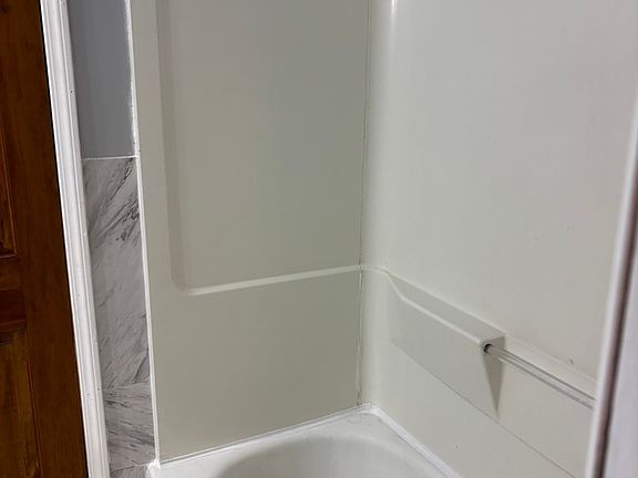 4th image of 302 Ridge Cir