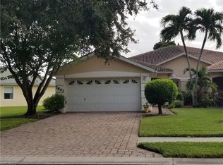 7803 Berkshire Pines Dr, Naples, FL 34104