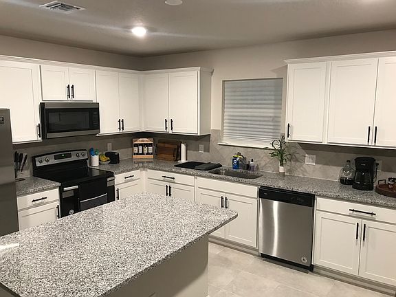 Kitchen - all major appliances included.