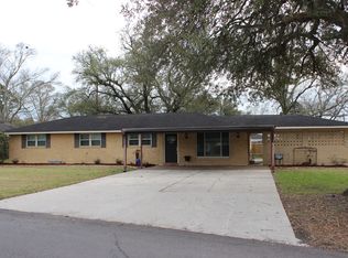 2127 Rowcliff Dr, Port Allen, LA 70767