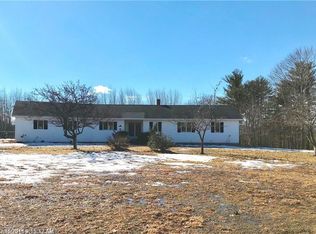 27 Hall Ln, Sanford, ME 04073