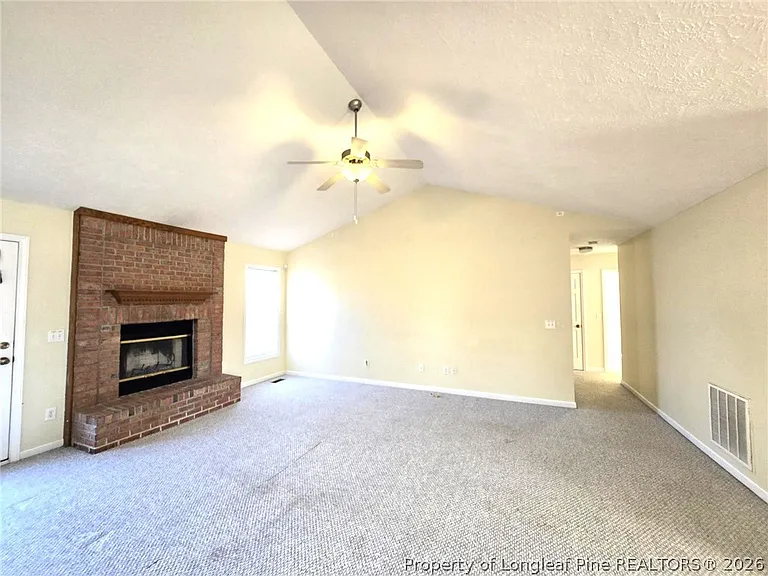 359 Arlington Dr — Photo 7