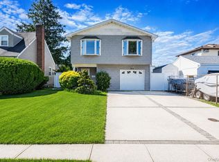 233 E Alhambra Avenue, Lindenhurst, NY 11757
