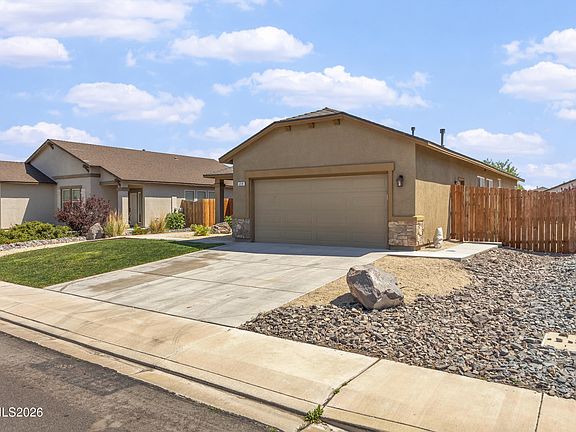 3rd image of 214 Red Oak Dr