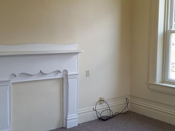 4th image of 303 E Main St APT 3