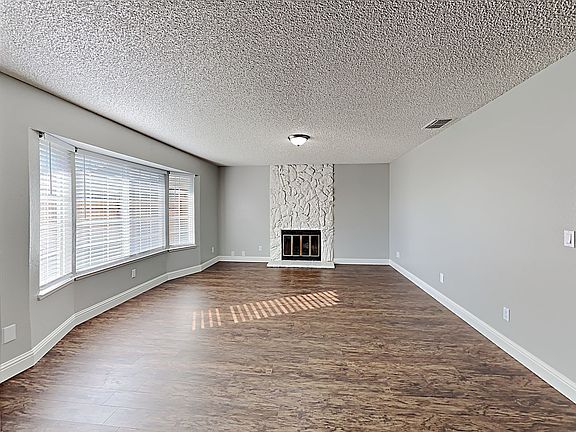 3rd image of 7843 Edenwood Ct