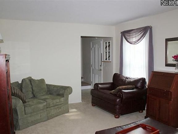 3rd image of 5960 Gareau Dr