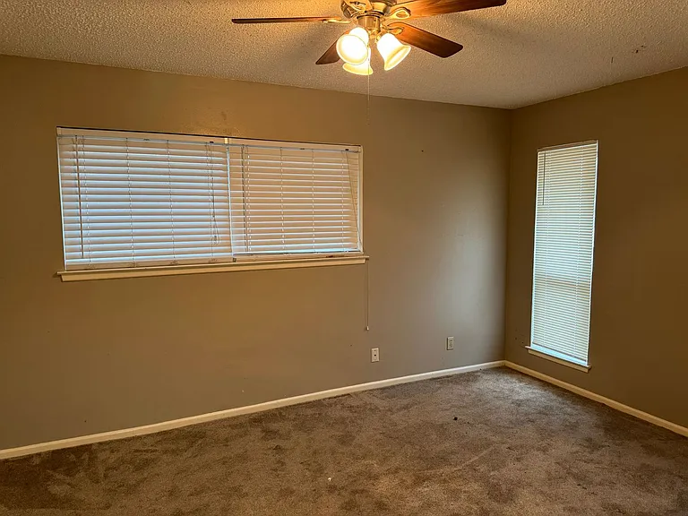 11814 Song St — Photo 12