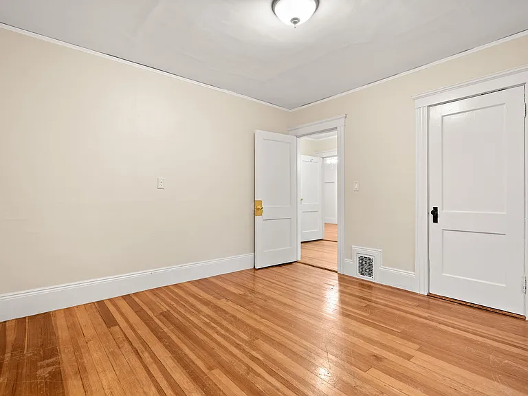 4 Chase St #2 — Photo 12