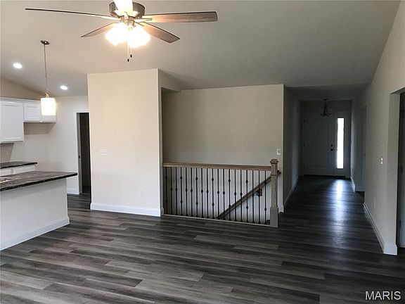 5th image of 1652 Flagstaff Dr