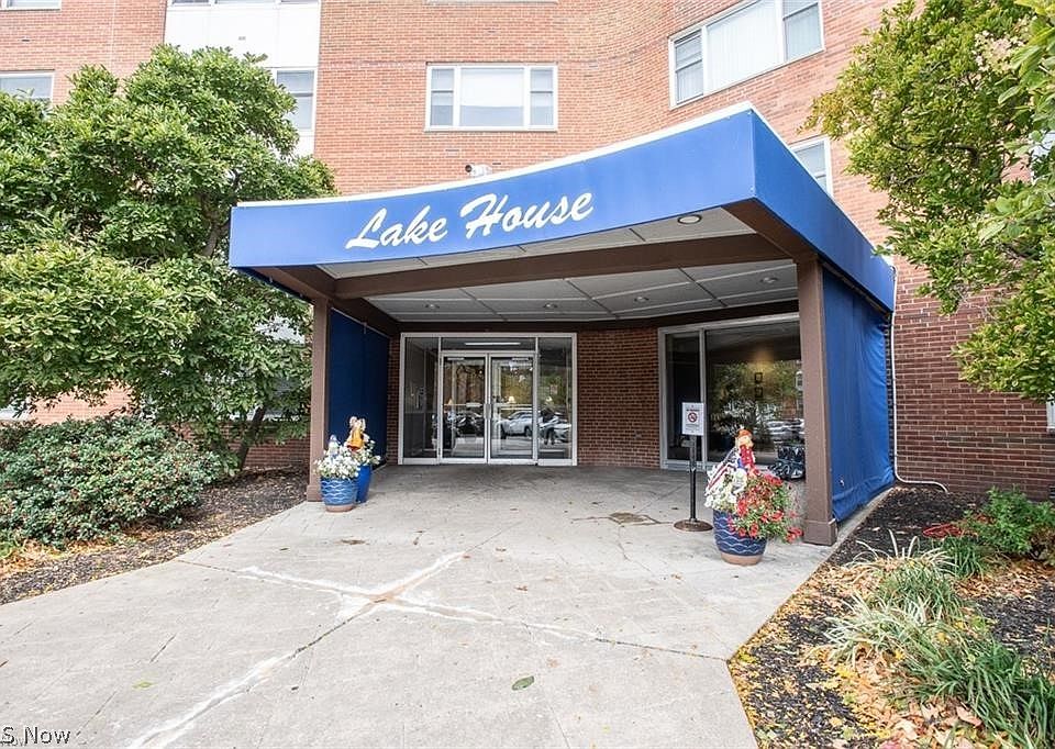 1st image of 11850 Edgewater Dr APT 925