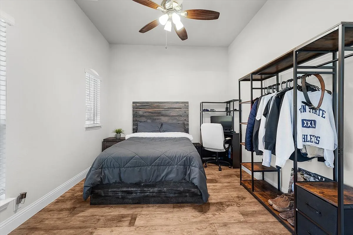 4 bed, 1840 sqft, $2,900 — Photo 3