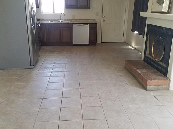 4th image of 3417 E Blacklidge Dr #1