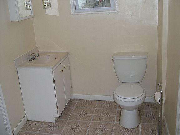 5th image of 1027 Park Ave