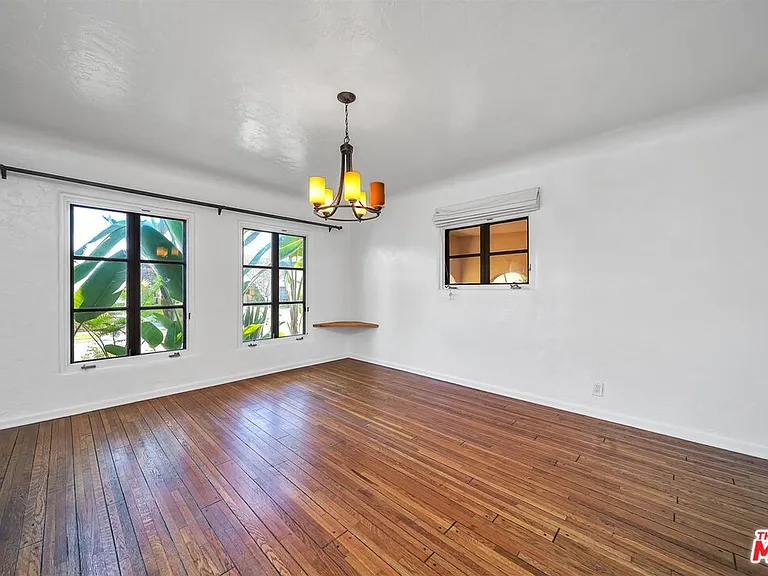 333 S Roxbury Dr — Photo 10