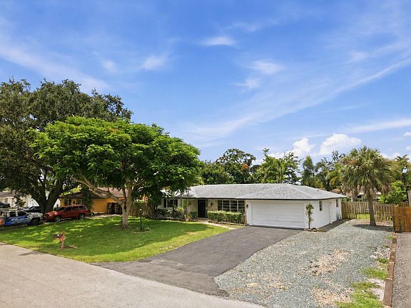 3rd image of 31 W Coconut Drive