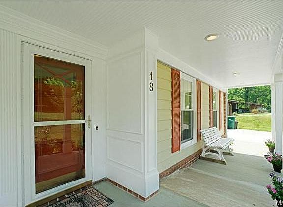 3rd image of 18 Winslow Ln