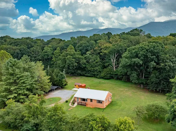 35 Elk Creek Ln, Natural Bridge Station, VA 24579