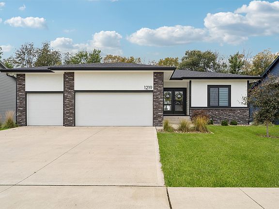 3rd image of 1219 Timber Ridge Dr